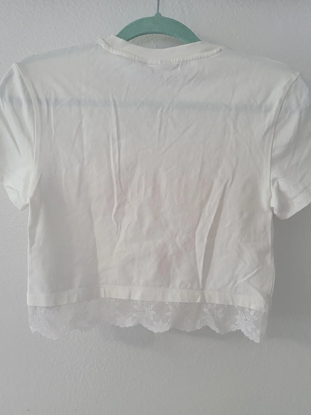 adidas White & Yellow Lace Hem Women V-Neck Logo Tee Size S - Picture 6 of 16
